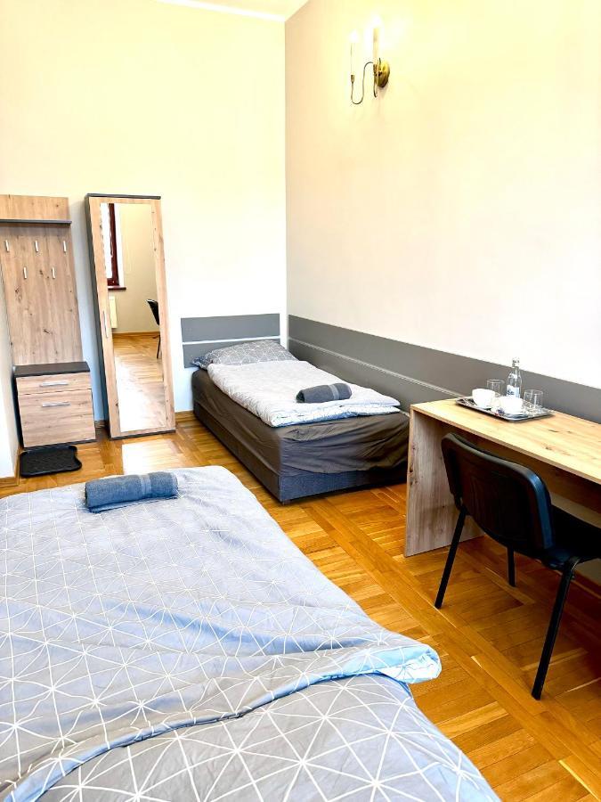 Hostel Va Bank Жешув Экстерьер фото